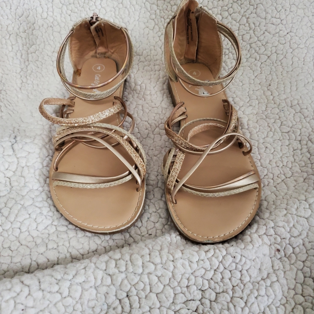 ❤️‍🩹  strappy sandles
